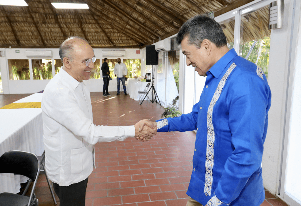 #Chiapas Destaca #RutilioEscandón inauguración del camino del ejido #Arcotete al entronque&nbsp;#SCLC-#Tenejapa