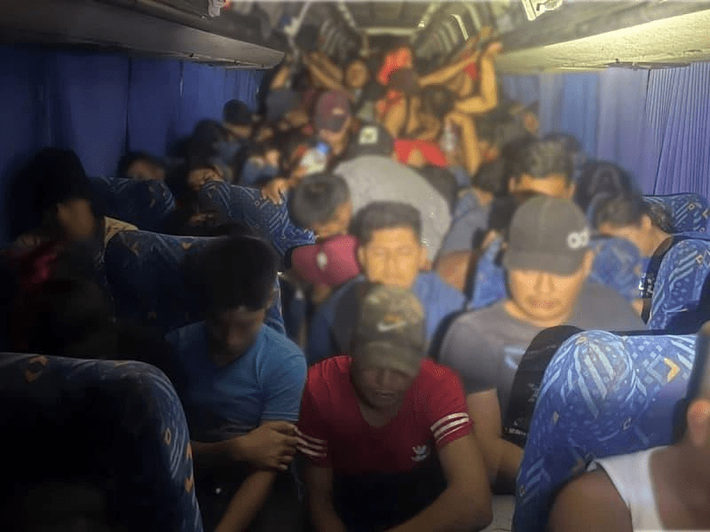 #Veracruz Rescatan a 182 migrantes hacinados en un autobús de&nbsp;turismo