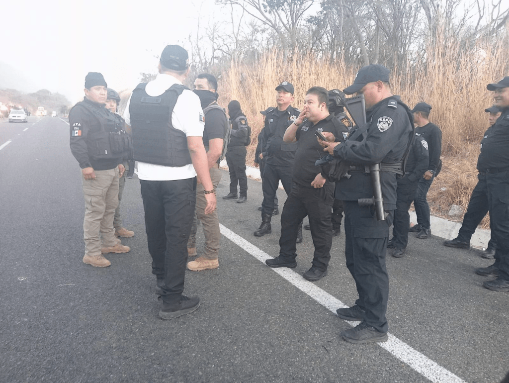 #Chiapas Restablece #SSyPC orden y libre tránsito en centro de #Tuxtla, crucero a #LaAngostura y carretera de cuota a&nbsp;#SanCristóbal