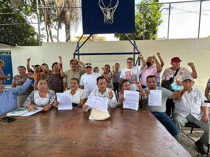 #Chiapas Casi 12 mil jubilados anuncian paro, no les pagan&nbsp;bonos
