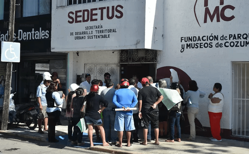 #QuintanaRoo: Manifestantes exigen a #Sedetus devolución de terrenos&nbsp;despojados