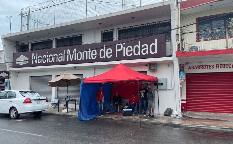#QuintanaRoo Trabajadores de #MontedePiedad mantienen huelga en&nbsp;#Chetumal