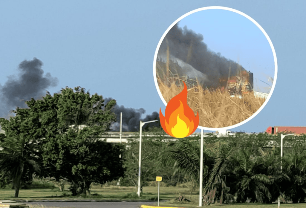 #Veracruz Se incendia tráiler en el kilómetro&nbsp;13.5