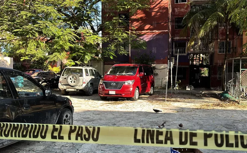 #QuintanaRoo Sicarios balean minivan de turismo en la Región 77 de&nbsp;#Cancún