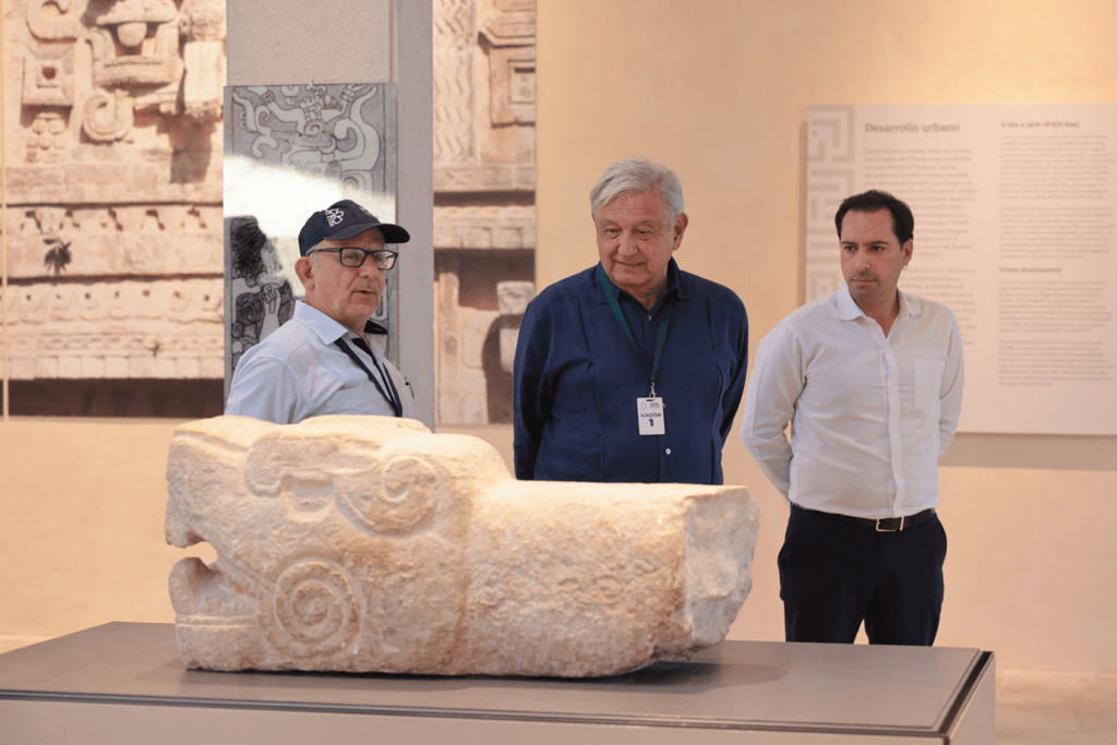 #Chiapas Acompaña #RutilioEscandón al presidente #AMLO a inauguración del Gran Museo de&nbsp;Chichen-Itzá