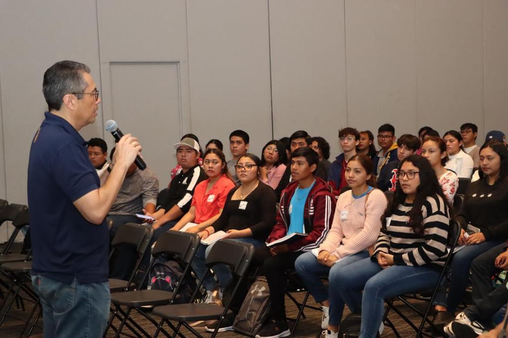 Yucatán #UADY sostiene acercamiento con más de 200 jóvenes rumbo a su examen de&nbsp;ingreso