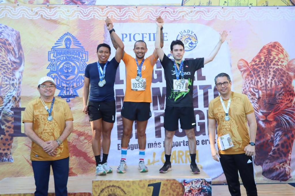 #Yucatán Más de 1500 personas participan en la carrera deportiva por el 102 aniversario de la&nbsp;#UADY
