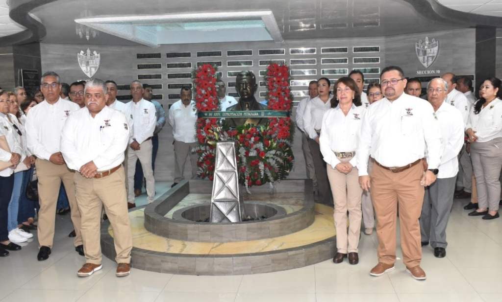 #Veracruz Petroleros honran memoria a Lázaro&nbsp;Cárdenas
