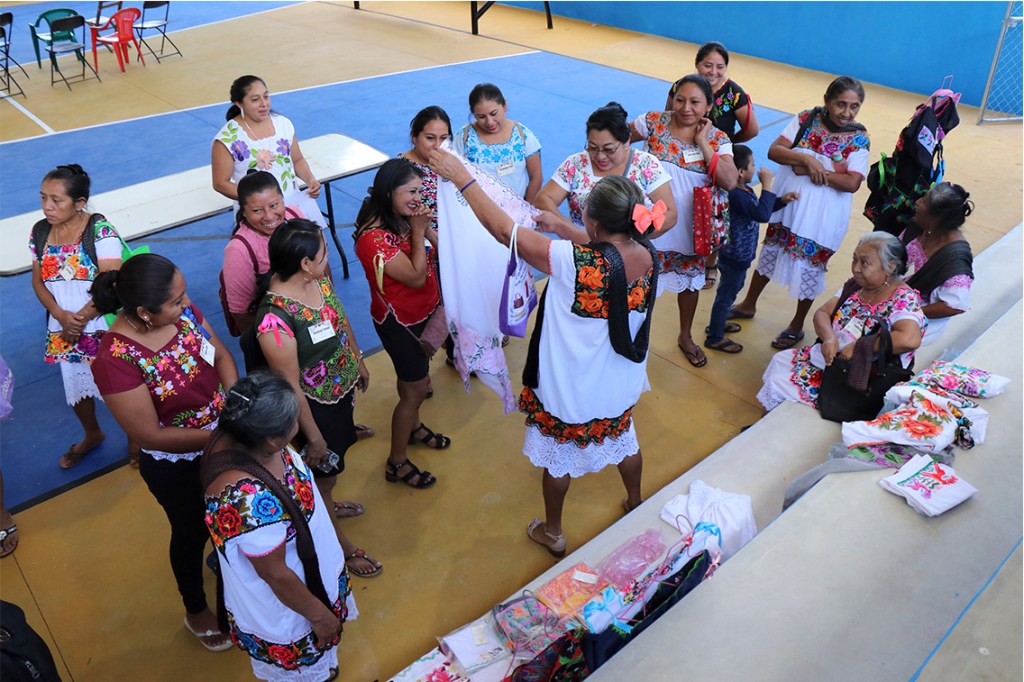 #Yucatán Artesanas de #Yaxcabá aprenden de diseño para mejorar la calidad de sus&nbsp;productos