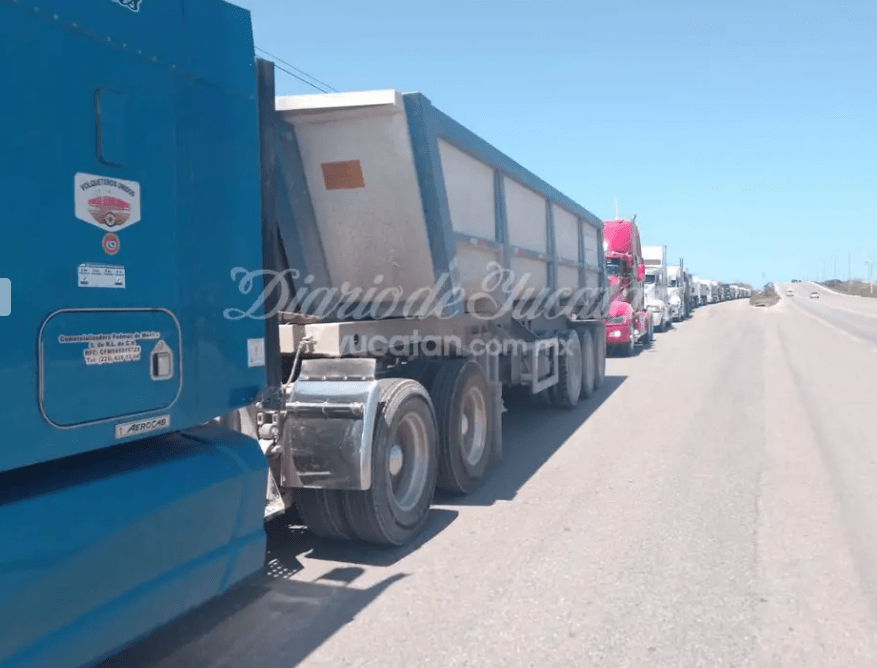 #Yucatan Traileros crearían el caos en Progreso si son sustituidos en el traslado de&nbsp;balasto