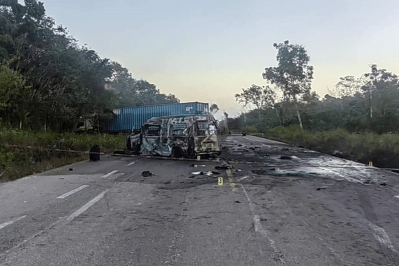 #QuintanaRoo 8 muertos, saldo de brutal accidente en la #CarrilloPuerto –&nbsp;#Chetumal