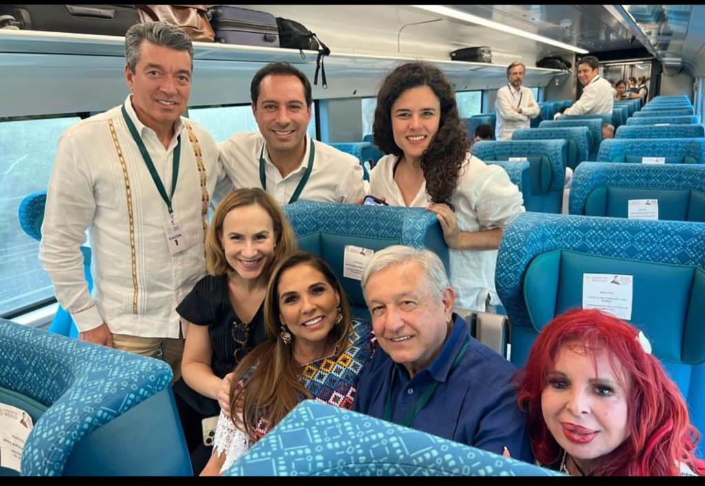 #Chiapas Gobernador #RutilioEscandón acompaña a #AMLO en recorrido del #TrenMaya del estado a&nbsp;#Yucatán