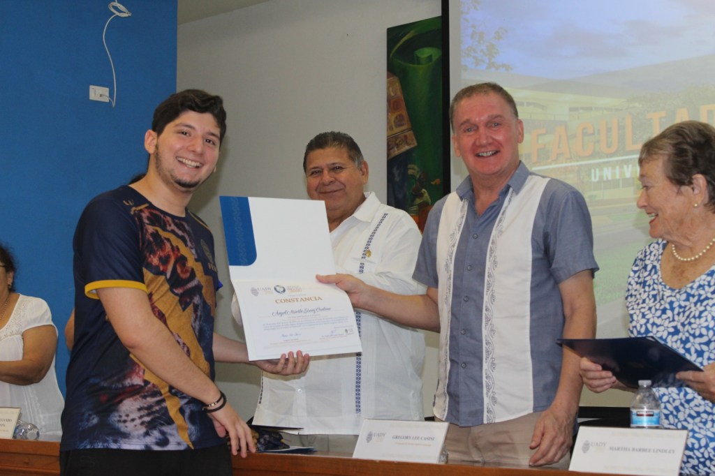 #Yucatán Estudiantes #UADY perfeccionan sus conocimientos en el idioma&nbsp;inglés