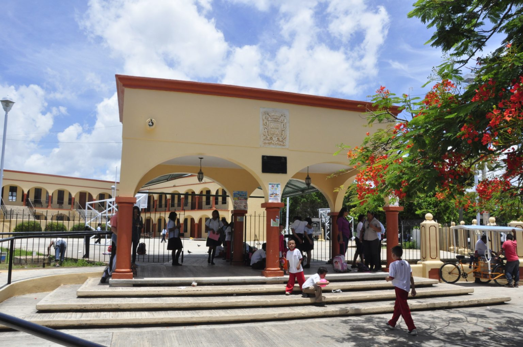 #Campeche Ausentismo escolar por Eclipse Solar; fue por&nbsp;precaución