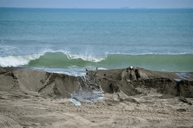 #Veracruz Vecinos denuncian extracción ilegal de arena en playa de la Riviera&nbsp;Veracruzana