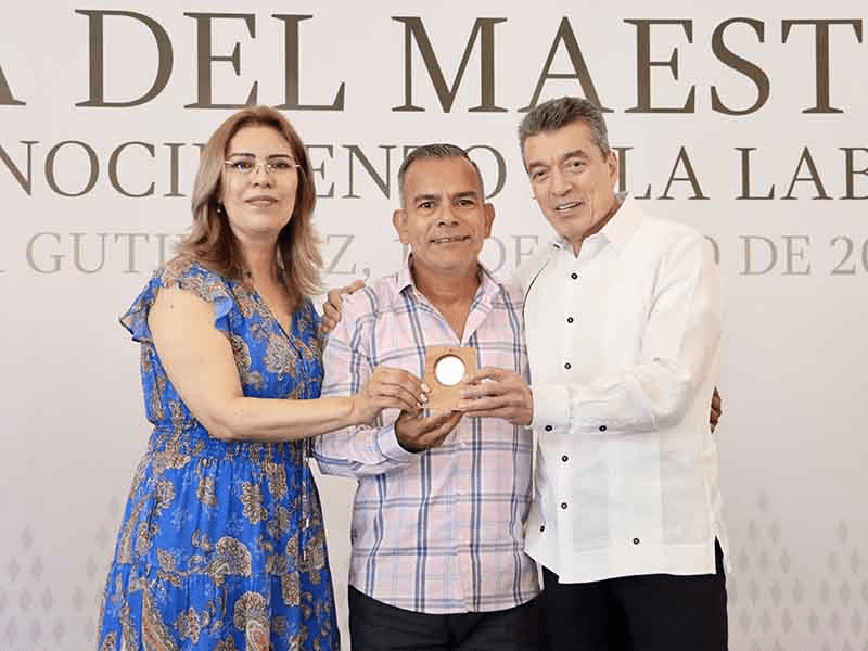 #Chiapas Reconocen a maestros por  trabajo a favor de la&nbsp;niñez