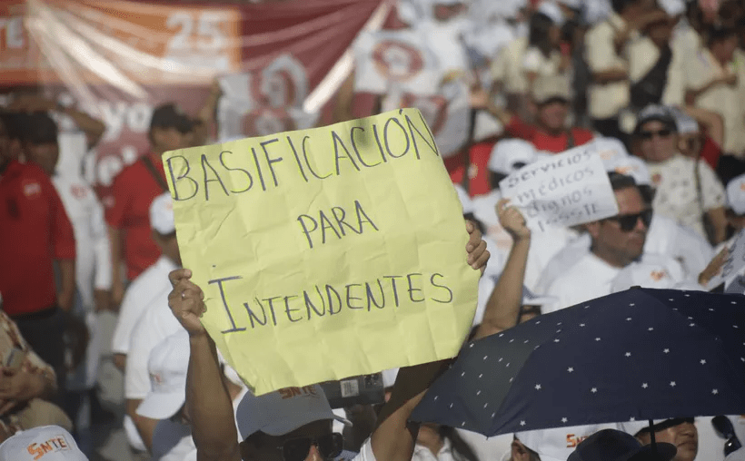 #QuintanaRoo 18 sindicatos marchan en el ‘Día del Trabajo’ para exigir empleos dignos en&nbsp;#Cancún