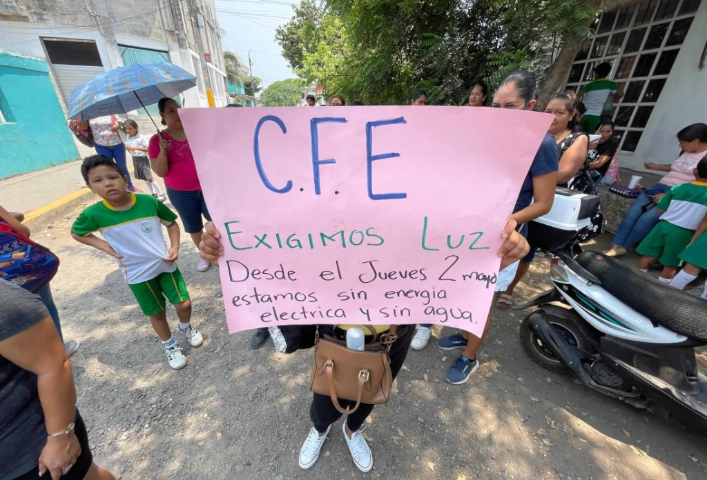 #Veracruz Más de 150 niños sin recibir clases por falta de energía eléctrica en escuela del&nbsp;estado
