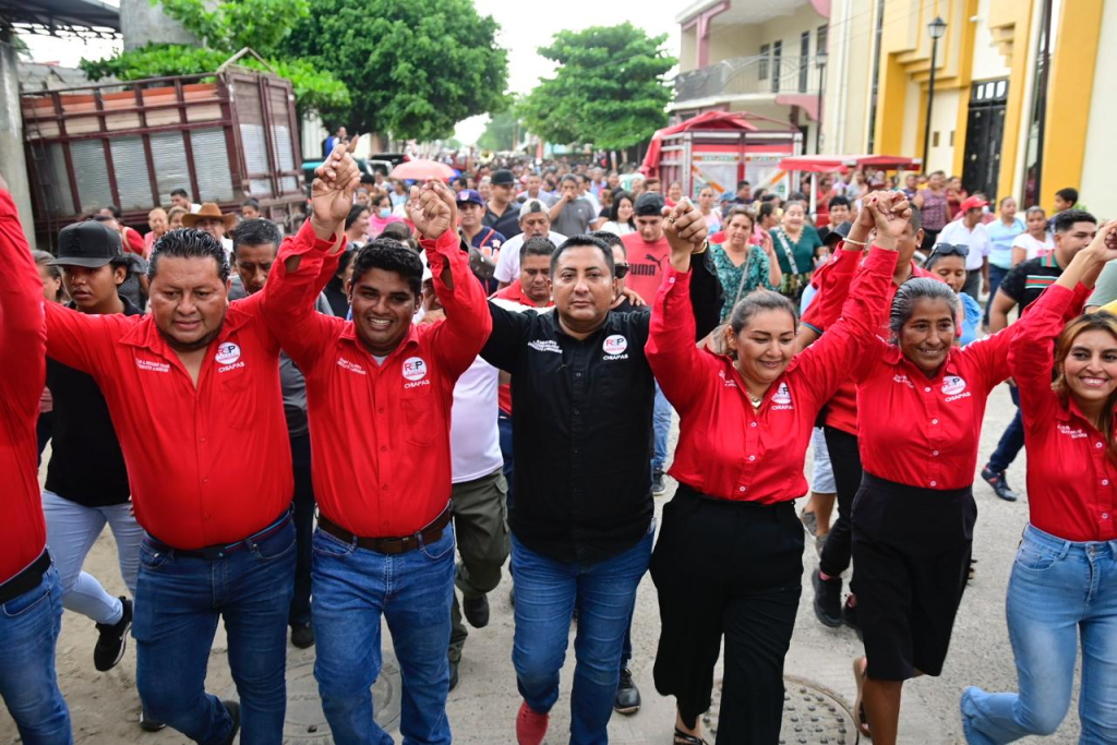 #Chiapas Entrega #IEPC a #ElmerdeJesúsVázquezGallardo Constancia de mayoría en&nbsp;#Suchiate