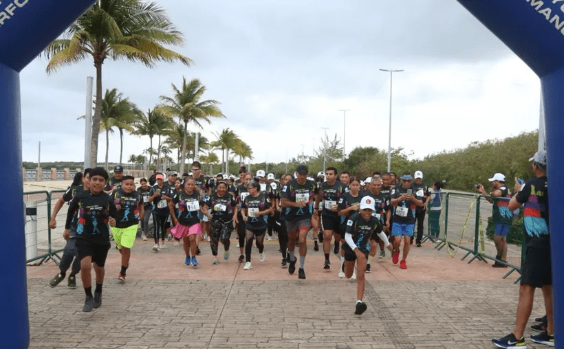 #QuintanaRoo Elementos de la #SMSCyT de #Cancún, participan en la carrera ‘Super&nbsp;Papá’