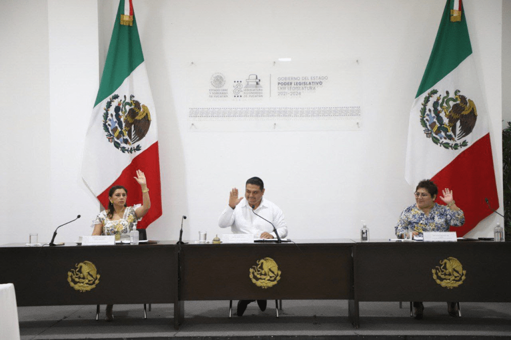 #Yucatán Recibe Congreso del Estado iniciativa para expedir la Ley del Escudo, la Bandera y el Himno del&nbsp;Estado