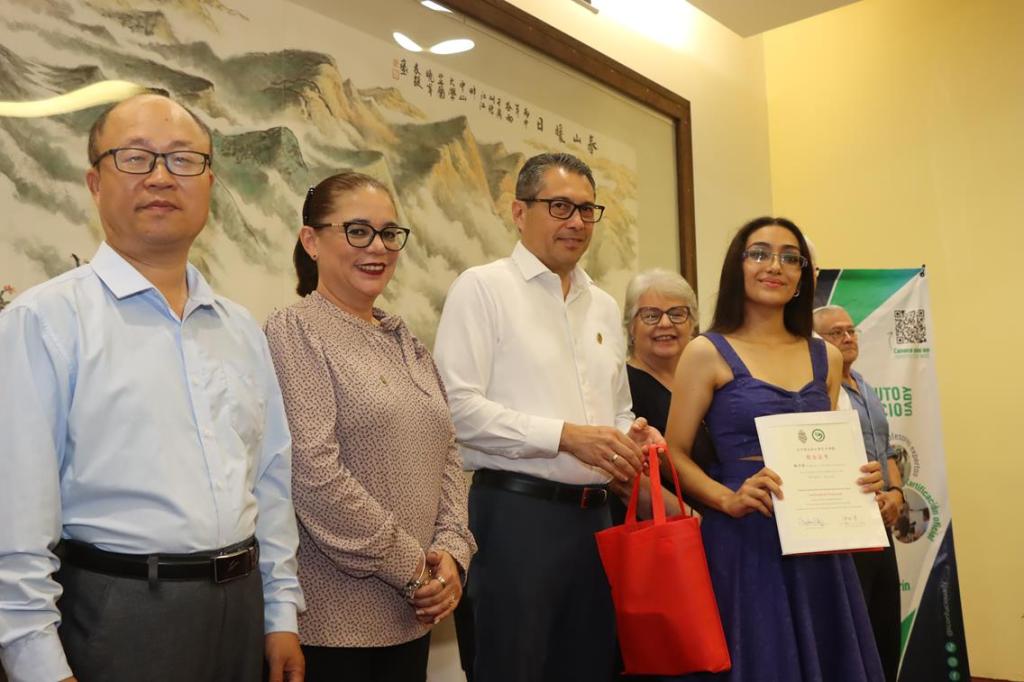 #Yucatán Entregan certificados a estudiantes de #Chino-Mandarín que cursaron de enero a&nbsp;junio