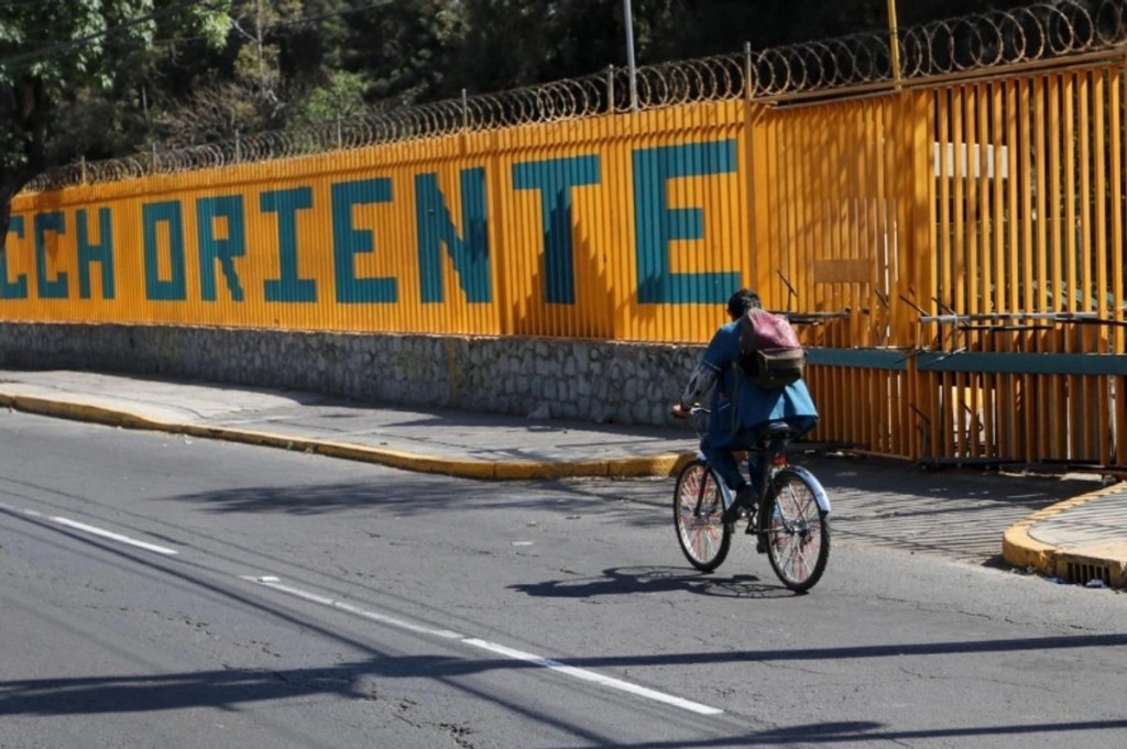 #CDMX Designa rector de la UNAM a Reyes Flores Hernández como nuevo director del CCH&nbsp;Oriente