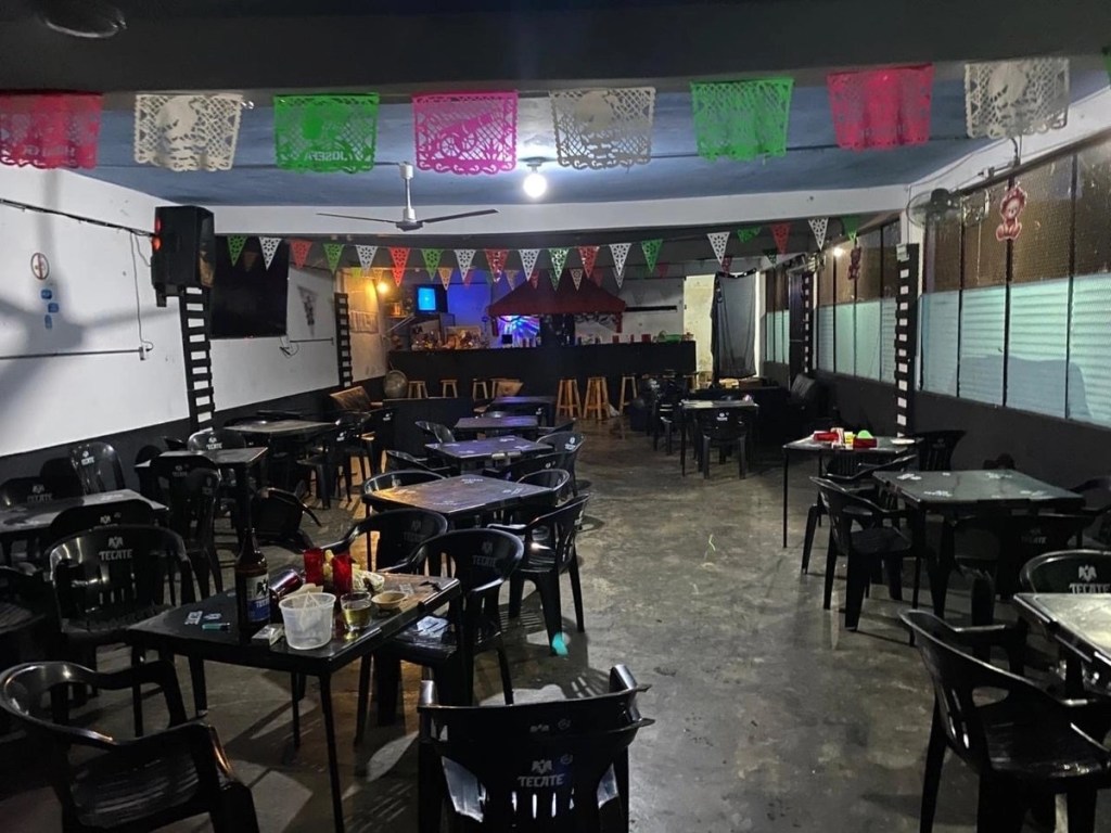 #Chiapas Ataque armado en bar de Tapachula dejó al menos tres muertos y cinco&nbsp;heridos
