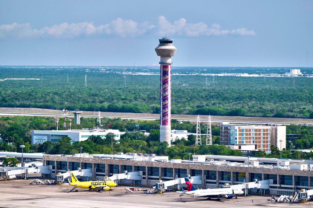 #QuinatanRoo Spirit Airlines cesa actividades; gobierno de Quintana Roo apoya a turistas varados en&nbsp;Cancún
