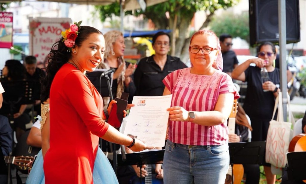 #Veracruz Refrenda Daniela Griego compromiso de trabajo por la comunidad
