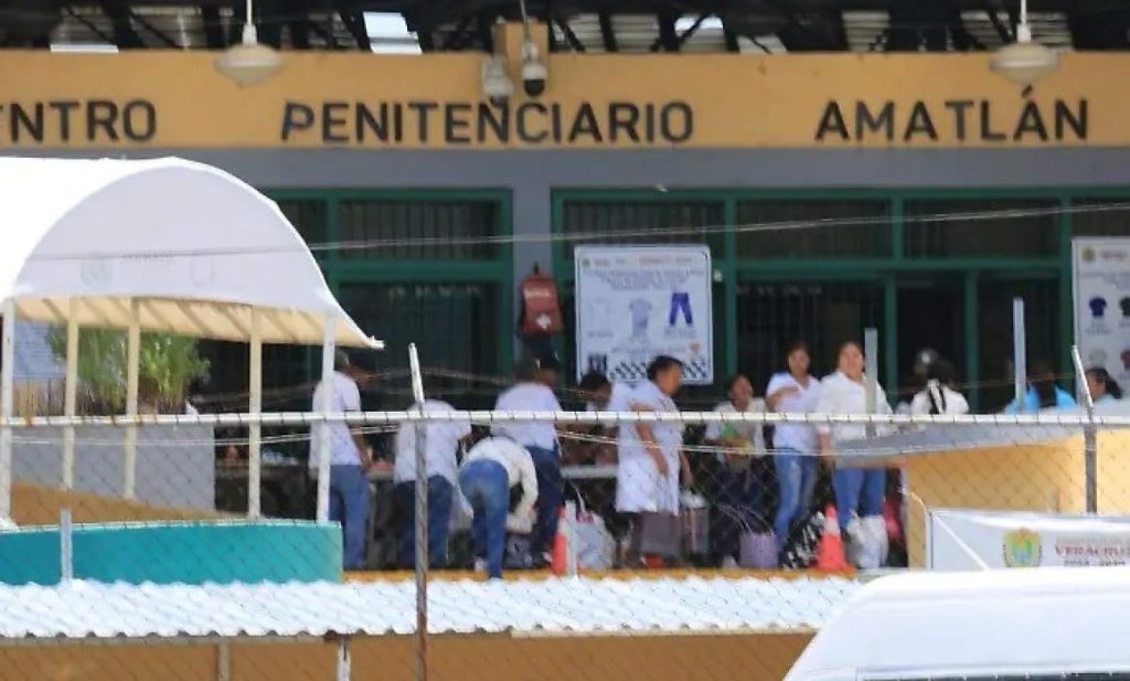 #Veracruz Tras requisas, llega Marco Antonio Serna a dirección de penal de La Toma