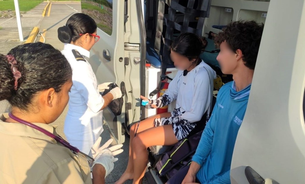 #Veracruz Brindó Marina auxilio a ciudadanos cerca de la Isla Salmedina