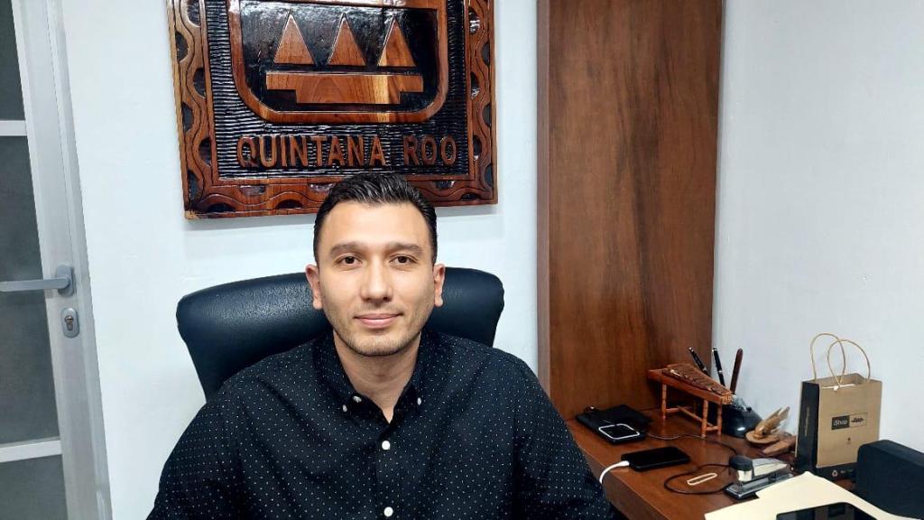 #QuintanaRoo Detienen al tesorero de Tulum en el Aeropuerto Internacional de Cancún
