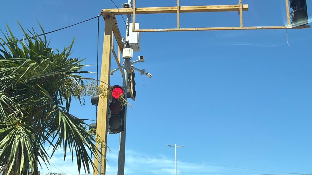 #QuintanaRoo Investigarán en Tulum cobro a empresarios para conectar sus cámaras de videovigilancia al C5; debe ser un trámite&nbsp;gratuito