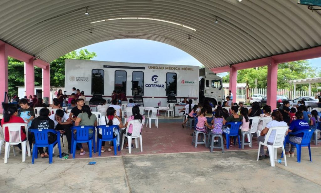 #Veracruz Habitantes de ejidos usan servicios de Unidad Médica Móvil en Coatza