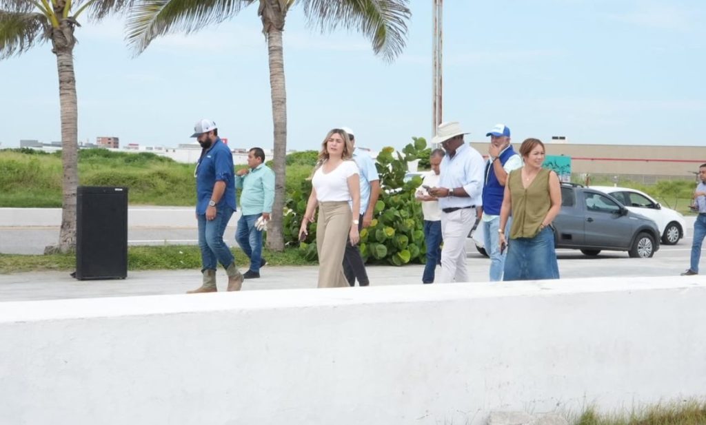 #Veracruz  Supervisa Maryjose Gamboa orden y servicios turísticos en Playa La&nbsp;Bamba