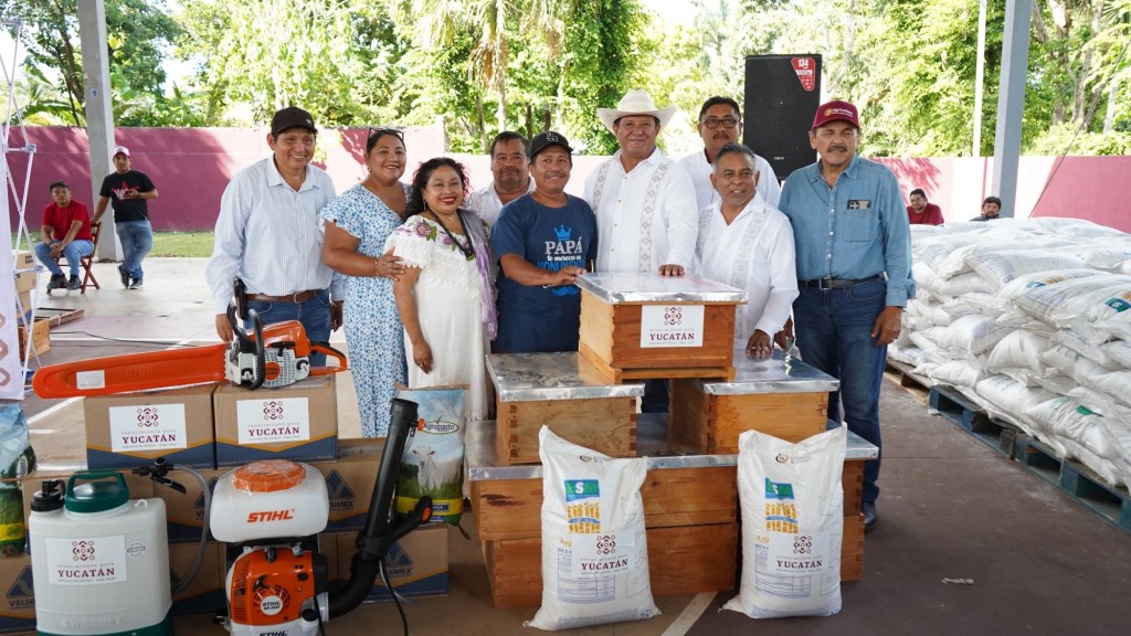 #Yucatan Entregan apoyos a 700 productoras y productores de seis municipios