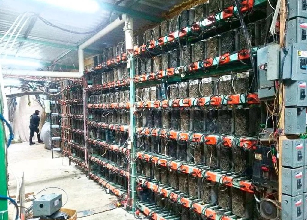 #Puebla Desmantelan «fábrica» clandestina de&nbsp;criptomonedas