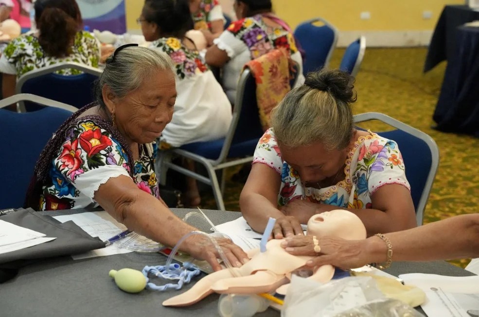 #Yucatan Parteras mayahablantes de Yucatán refuerzan saberes y atención a recién nacidos en taller