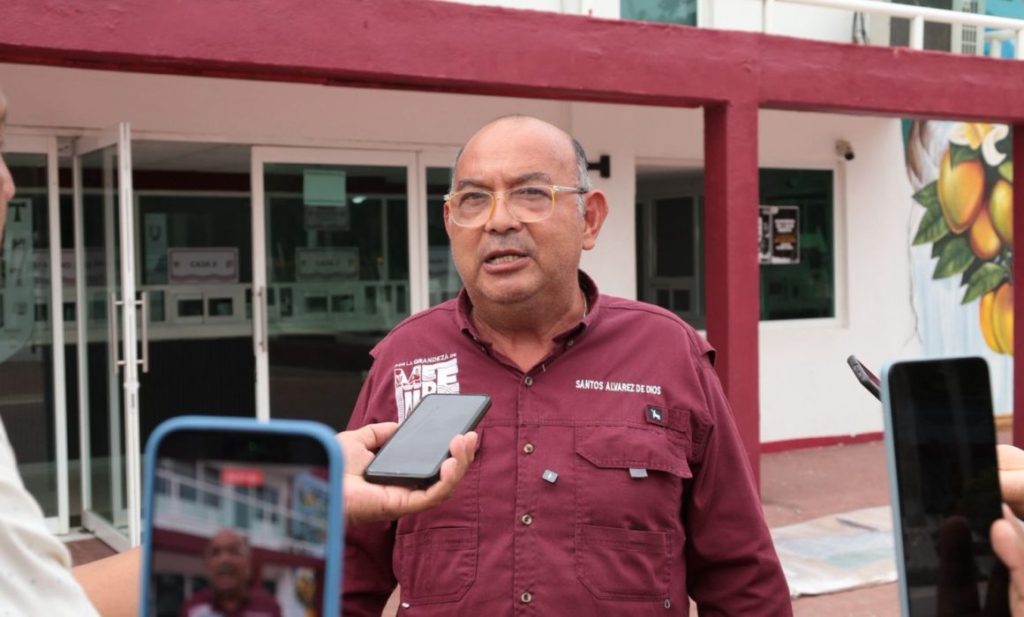 #Veracruz Santos Álvarez responde a críticas por servicio de agua en&nbsp;Medellín