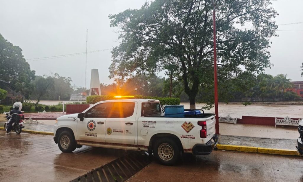 #Veracruz Coordina PC labores de evacuación en 6 municipios del sur