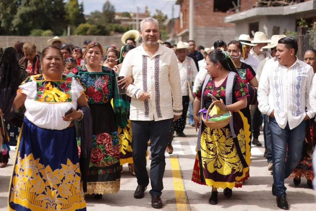 #Michoacan Huecorio aprueba por abrumadora mayoría constituir un autogobierno purépecha en&nbsp;Pátzcuaro